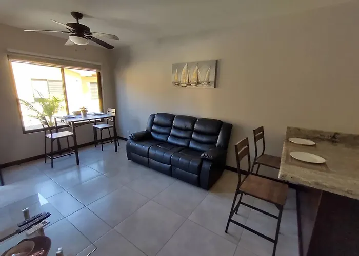 1 New Modern 2 Bed With Shared Pool *