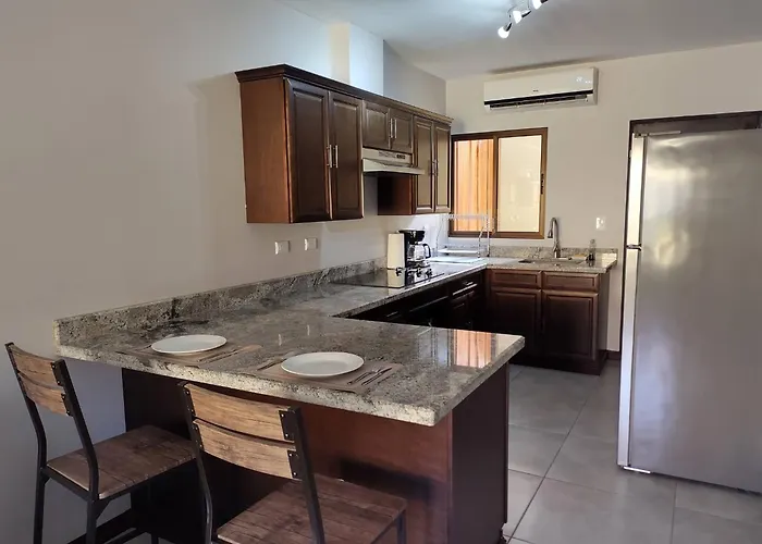 1 New Modern 2 Bed With Shared Pool Сasa de vacaciones
