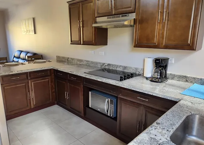 Сasa de vacaciones 1 New Modern 2 Bed With Shared Pool *