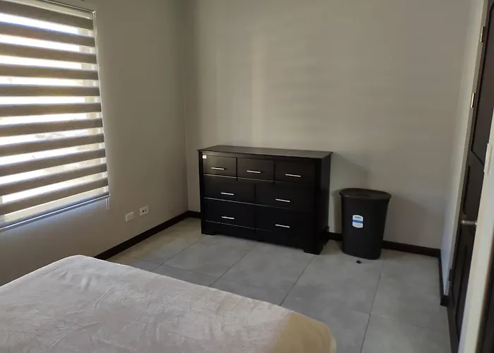 1 New Modern 2 Bed With Shared Pool * Guardia