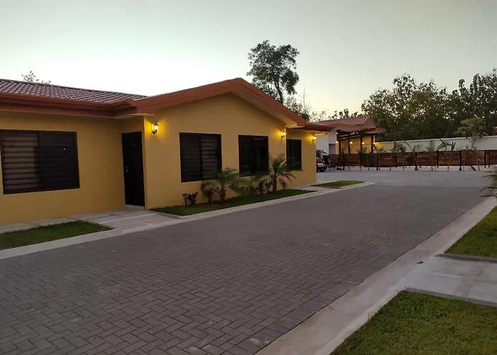 1 New Modern 2 Bed With Shared Pool * Guardia